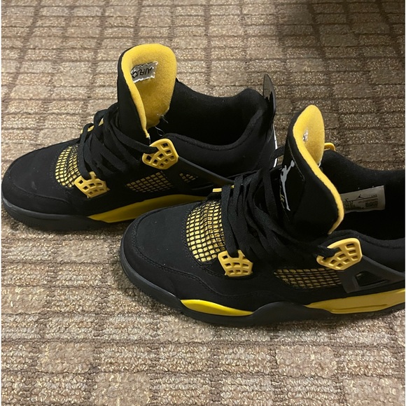 Jordan Thunder 4s - Picture 4 of 6